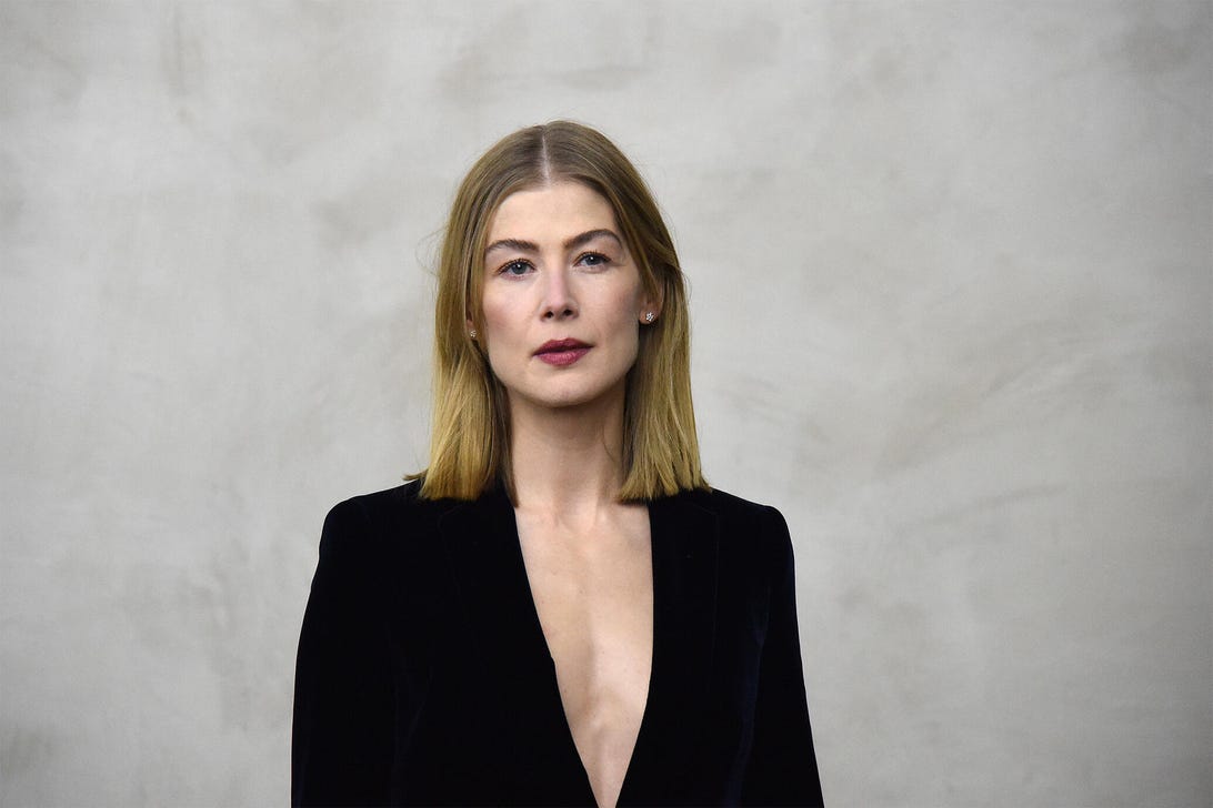 Five More Join Rosamund Pike in Amazon's Wheel of Time Series